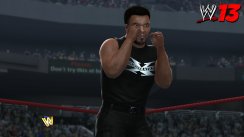 Mike Tyson boxt in WWE 13